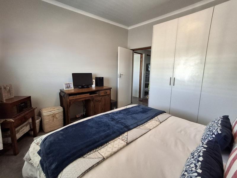 3 Bedroom Property for Sale in Britannia Bay Western Cape